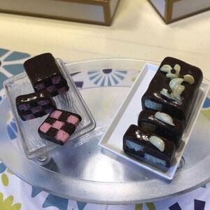 Miniature Dollhouse 1/6‎ Checkerboard Cakes Chocolate Yellow Slices Mini Food